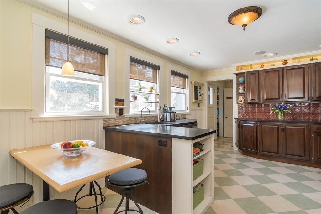 64 Curve Street Wellesley, MA 02482 - Photo 16 of 29 Gallery Image 16