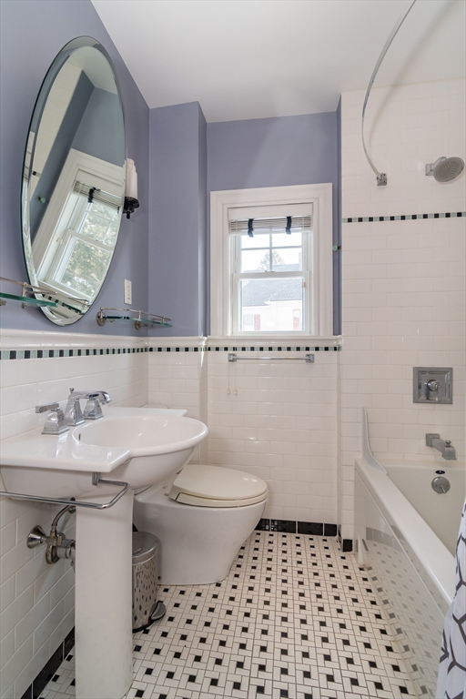 64 Curve Street Wellesley, MA 02482 - Photo 23 of 29 Gallery Image 23