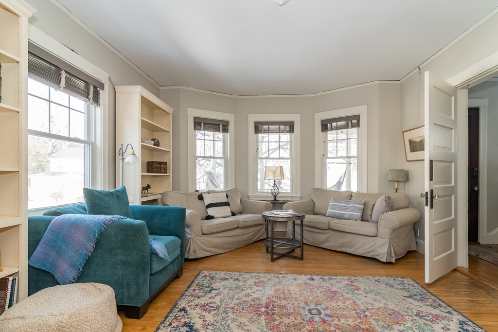 64 Curve Street Wellesley, MA 02482 - Photo 7 of 29 Gallery Image 7