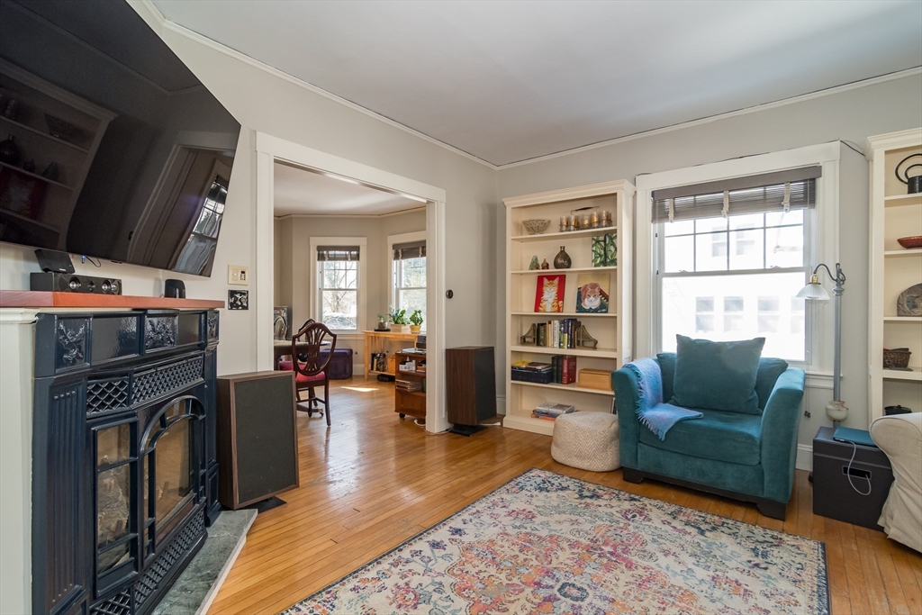 64 Curve Street Wellesley, MA 02482 - Photo 9 of 29 Gallery Image 9
