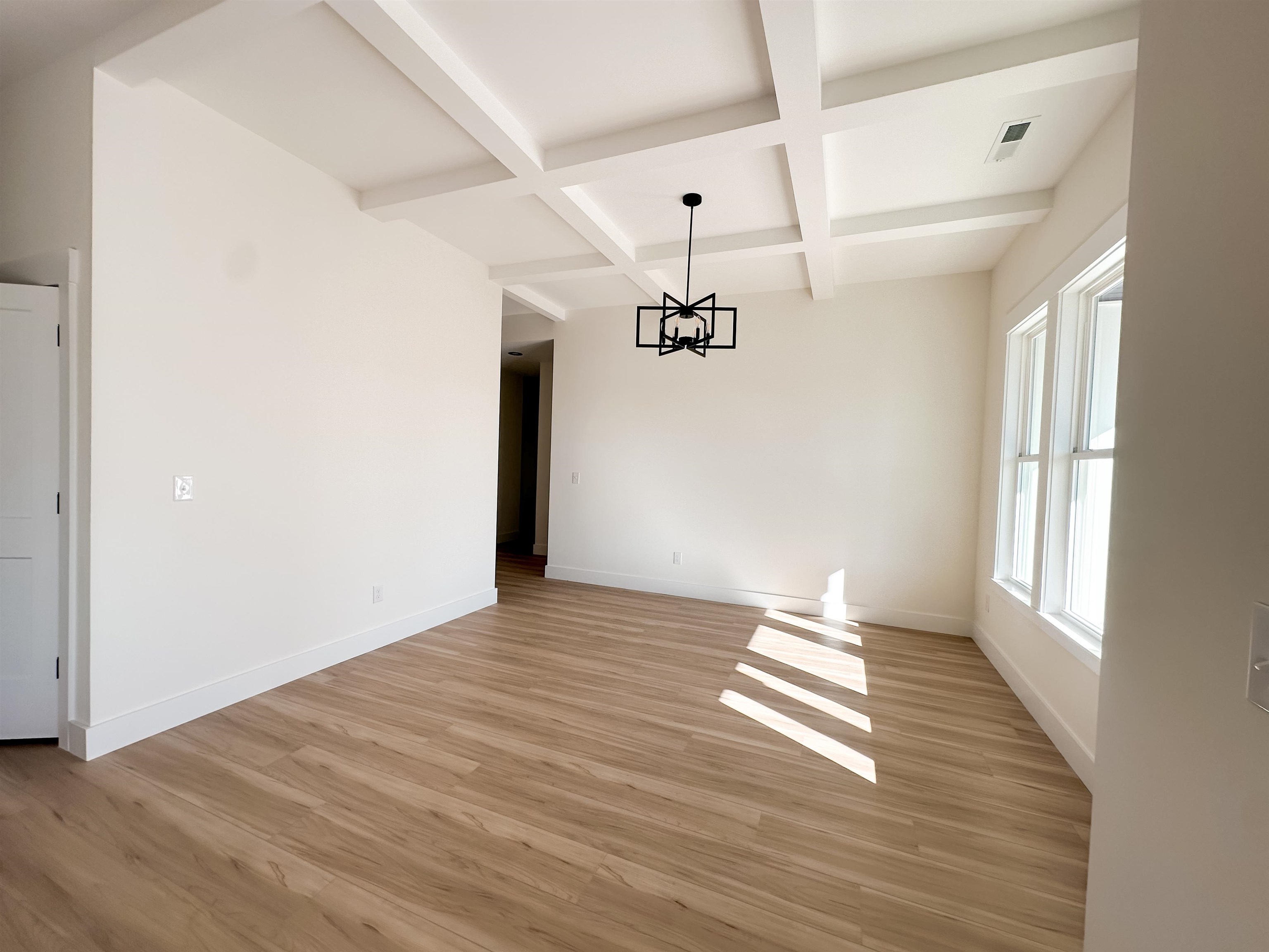 360 Scenic Avenue Campobello, SC 29322 - Photo 7 of 27