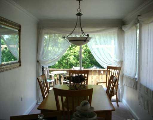 437 Pearce Road Pittsburgh, PA 15234 - Photo 4 of 8 Dining Room.