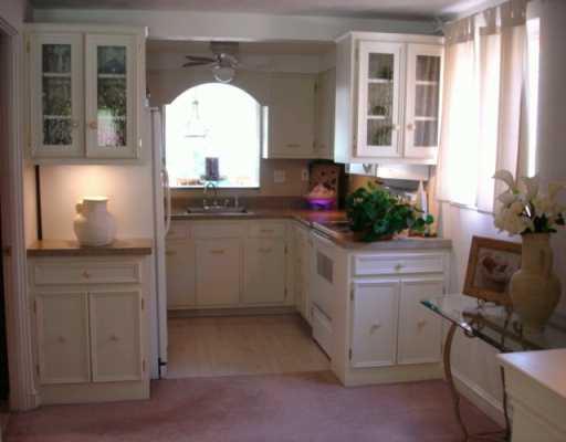 437 Pearce Road Pittsburgh, PA 15234 - Photo 5 of 8 Kitchen.