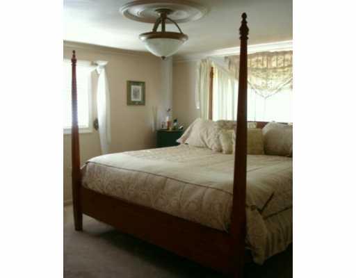 437 Pearce Road Pittsburgh, PA 15234 - Photo 6 of 8 Master Bedroom.
