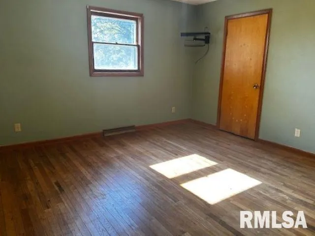 $159,900 | 12 Newland Lane, Jacksonville, IL 62650