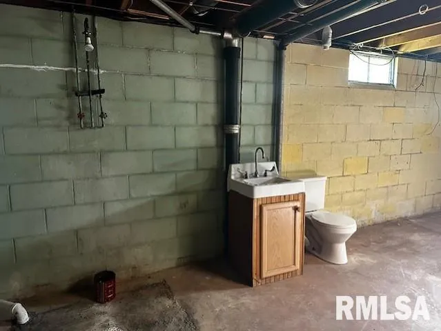 $159,900 | 12 Newland Lane, Jacksonville, IL 62650