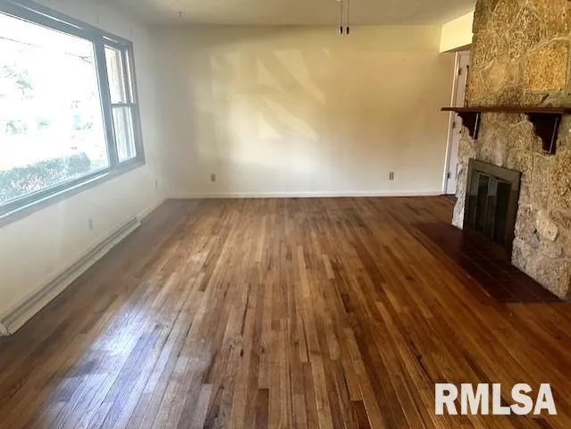 $159,900 | 12 Newland Lane, Jacksonville, IL 62650