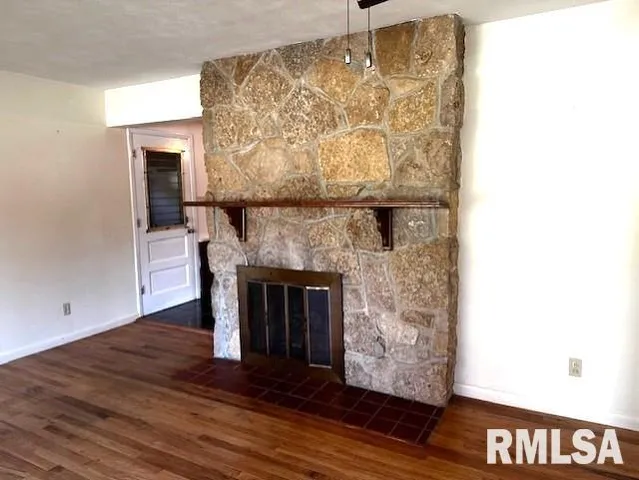 $159,900 | 12 Newland Lane, Jacksonville, IL 62650