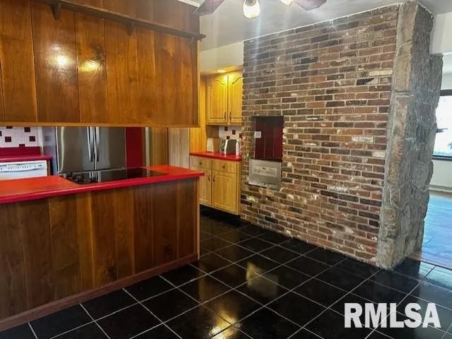 $159,900 | 12 Newland Lane, Jacksonville, IL 62650