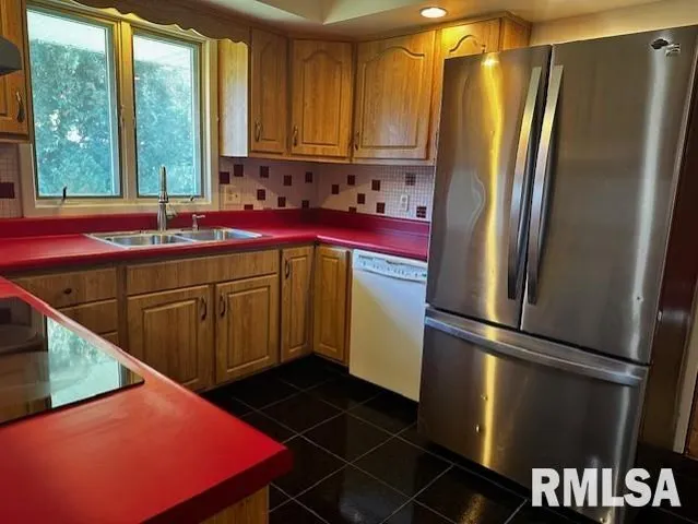 $159,900 | 12 Newland Lane, Jacksonville, IL 62650