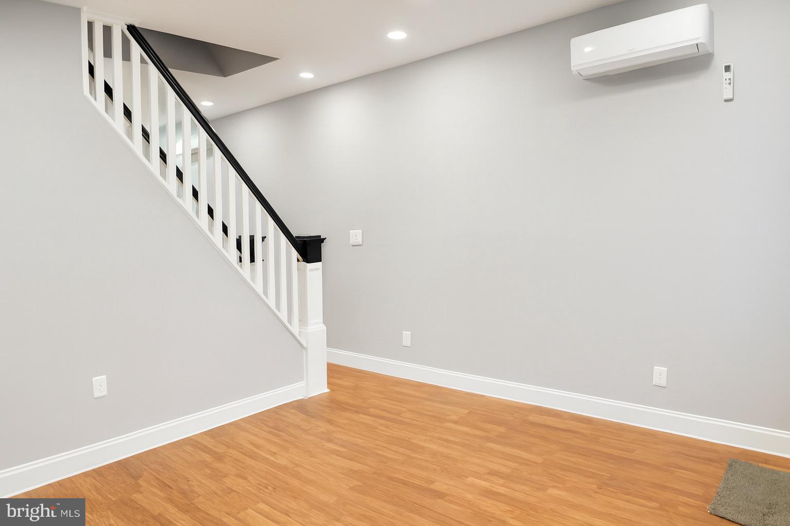 6774 Marsden Street Philadelphia, PA 19135 - Photo 4 of 25