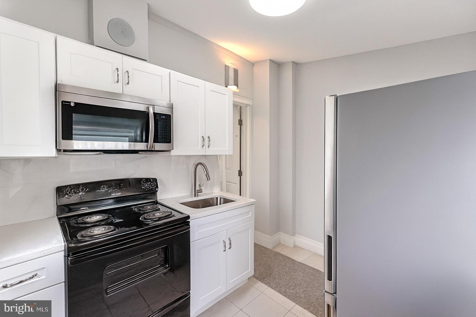 6774 Marsden Street Philadelphia, PA 19135 - Photo 8 of 25