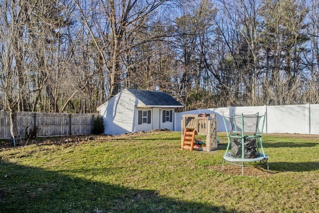 8 Timothy Circle Springfield, MA 01119 - Photo 11 of 42