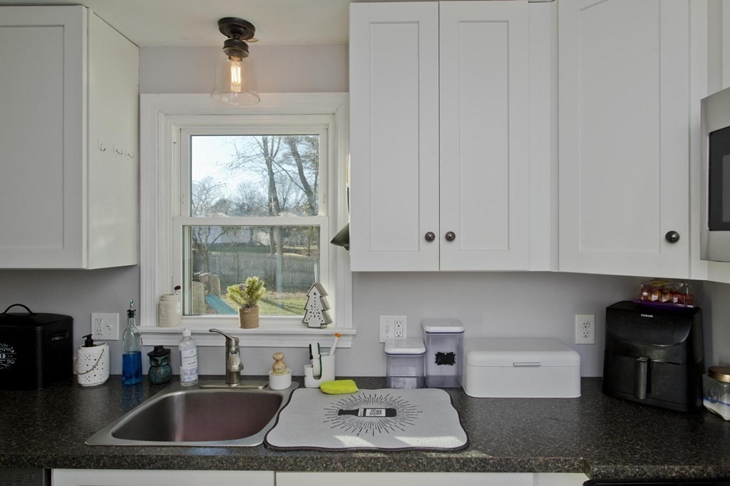 8 Timothy Circle Springfield, MA 01119 - Photo 14 of 42