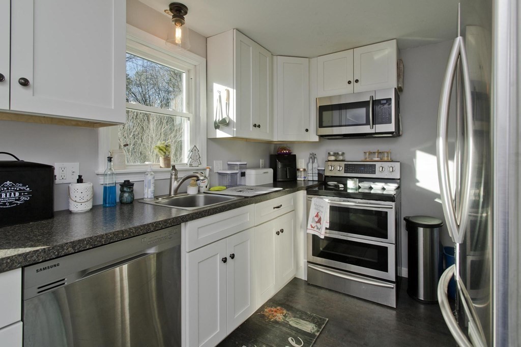 8 Timothy Circle Springfield, MA 01119 - Photo 20 of 42