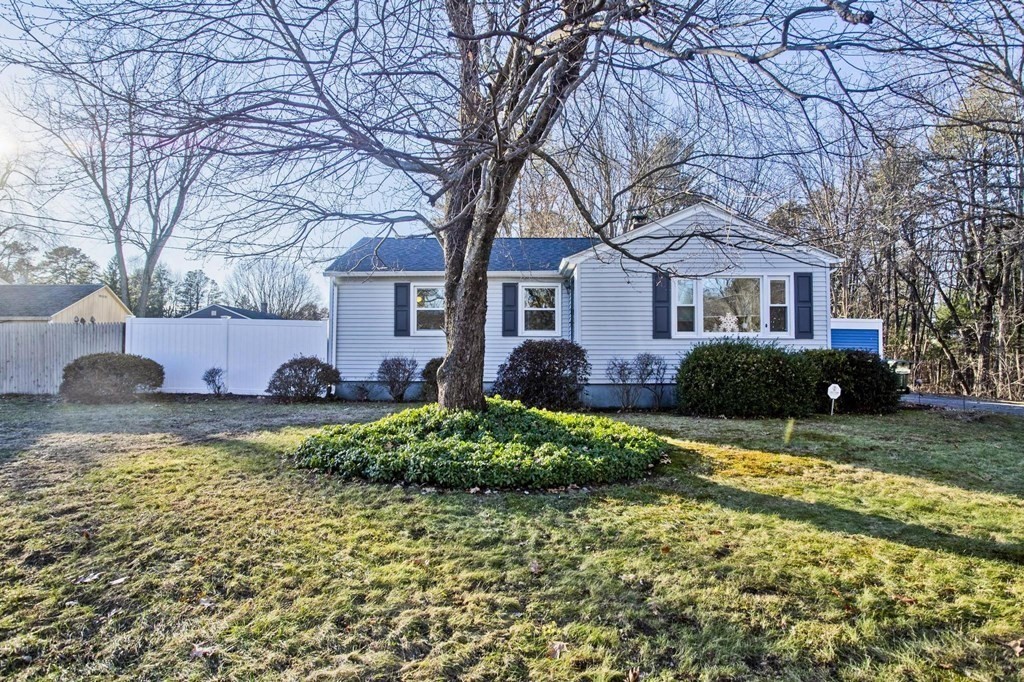8 Timothy Circle Springfield, MA 01119 - Photo 2 of 42