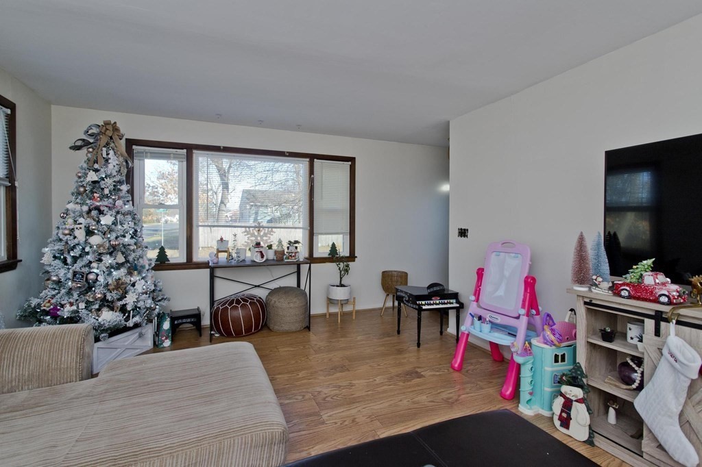 8 Timothy Circle Springfield, MA 01119 - Photo 24 of 42
