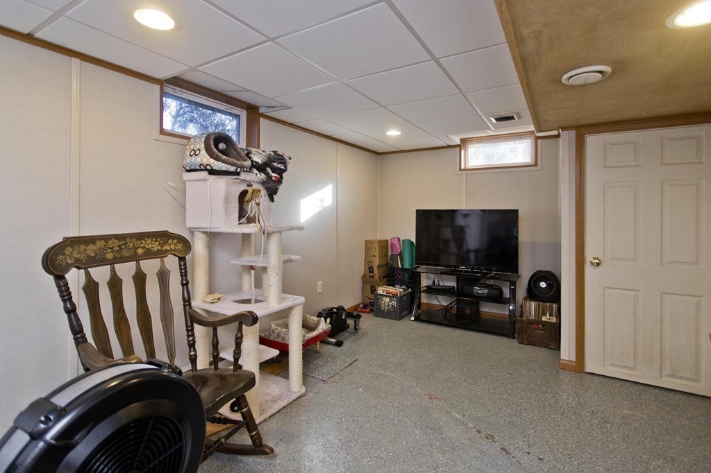 8 Timothy Circle Springfield, MA 01119 - Photo 40 of 42