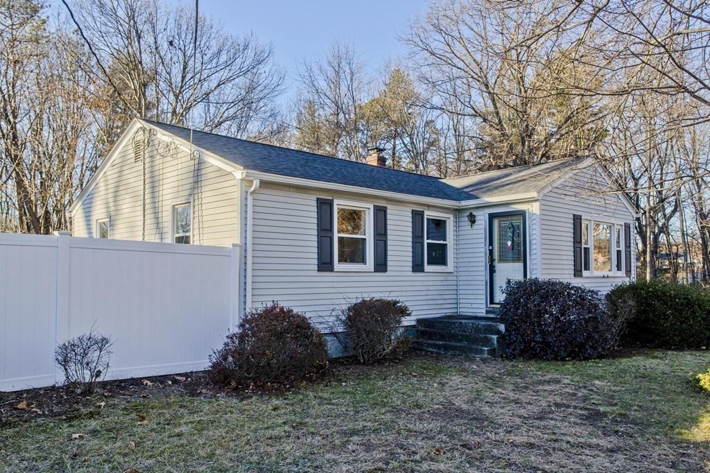 8 Timothy Circle Springfield, MA 01119 - Photo 5 of 42