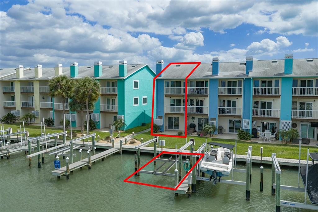 124 Marcdale Boulevard Indian Rocks Beach, FL 33785 - Photo 34 of 55 a small garden is sitting in the middle of a city