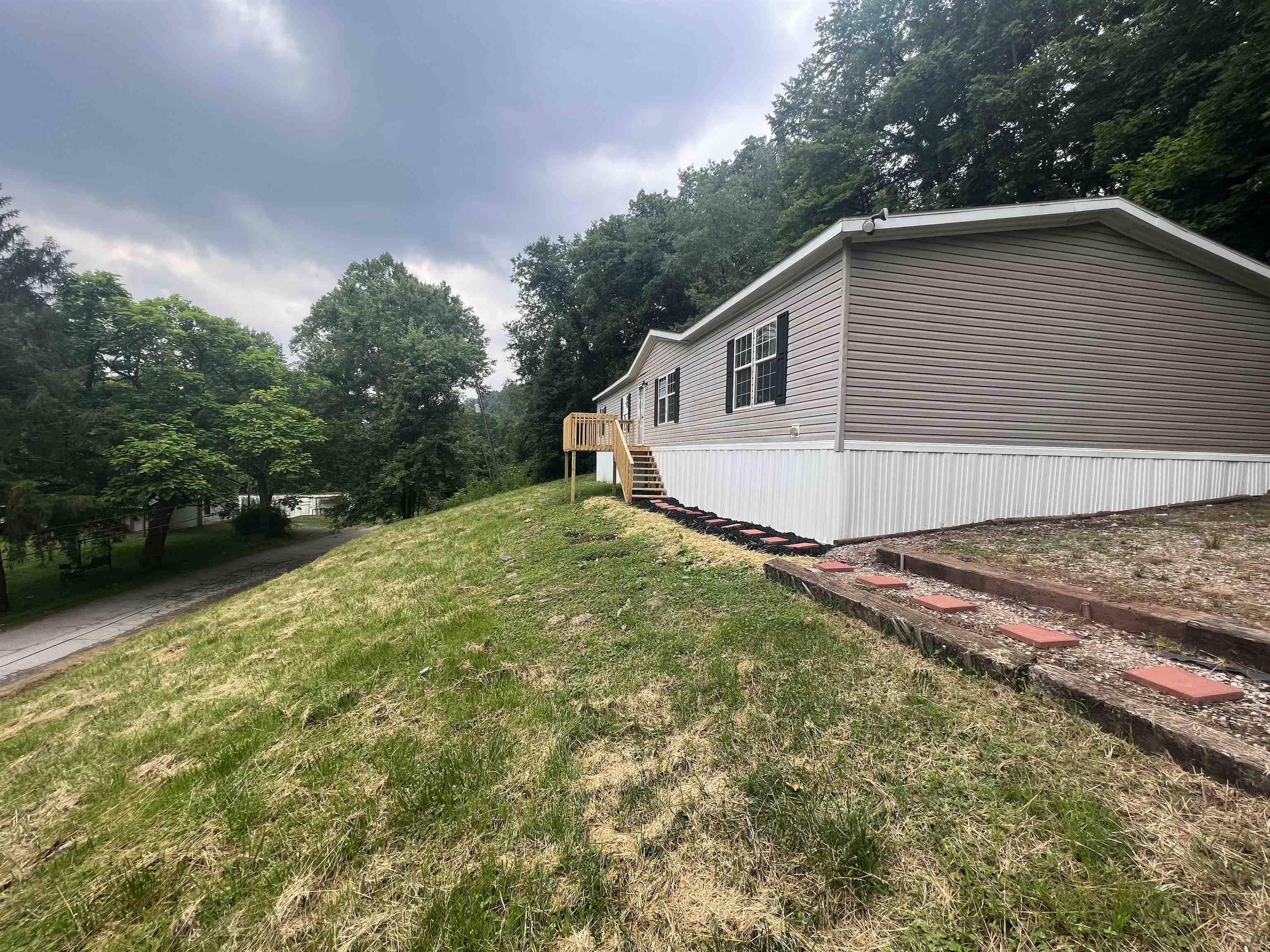 871 Co Rte 7/3 Charleston, WV 25312 - Photo 26 of 28