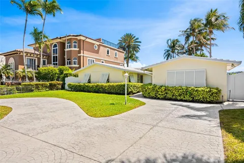 $1,800,000 | 2548 Southeast 12th Street, Pompano Beach, FL 33062