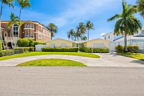 $1,800,000 | 2548 Southeast 12th Street, Pompano Beach, FL 33062
