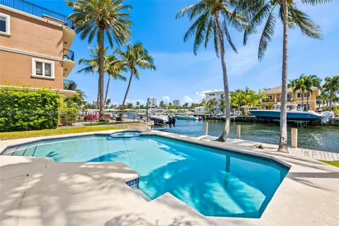 $1,800,000 | 2548 Southeast 12th Street, Pompano Beach, FL 33062