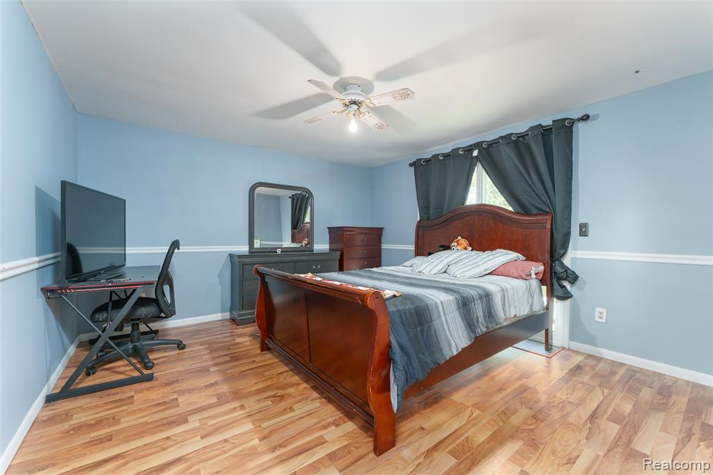 940 Rowland Road Leonard, MI 48367 - Photo 32 of 59