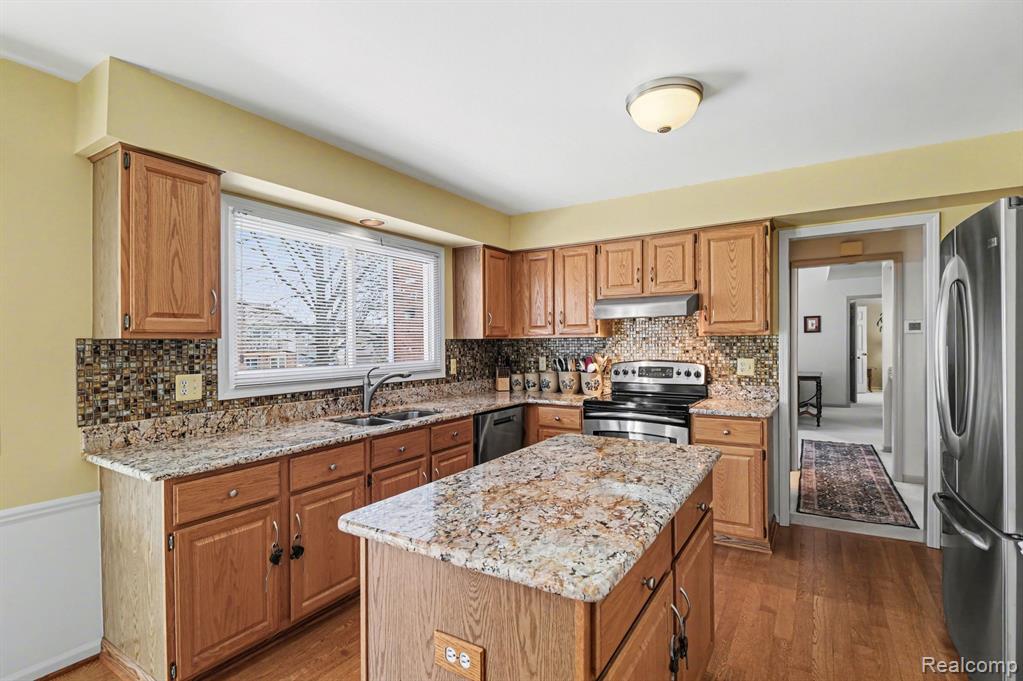 1234 Sandy Ridge Drive Rochester Hills, MI 48306 - Photo 15 of 43