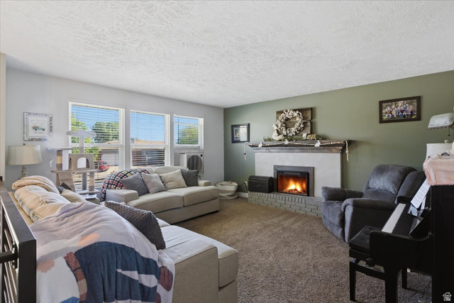 2811 La Strada Way Riverton, UT 84065 - Photo 5 of 30