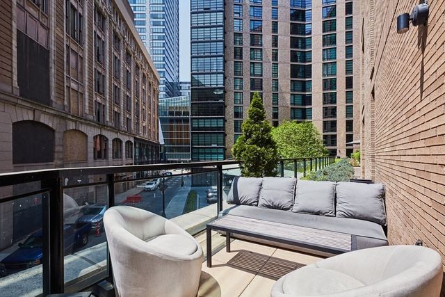 $1,915,000 | 580 Washington Street, Unit 202, Boston, MA 02111