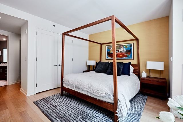 $1,915,000 | 580 Washington Street, Unit 202, Boston, MA 02111