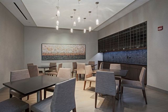 $1,915,000 | 580 Washington Street, Unit 202, Boston, MA 02111