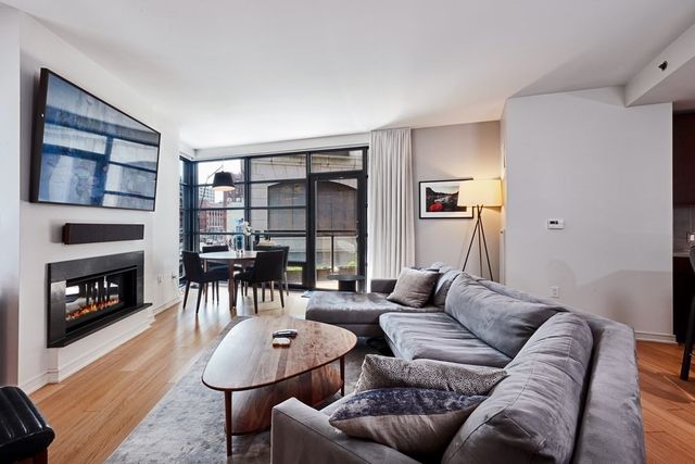 $1,915,000 | 580 Washington Street, Unit 202, Boston, MA 02111