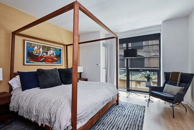 $1,915,000 | 580 Washington Street, Unit 202, Boston, MA 02111