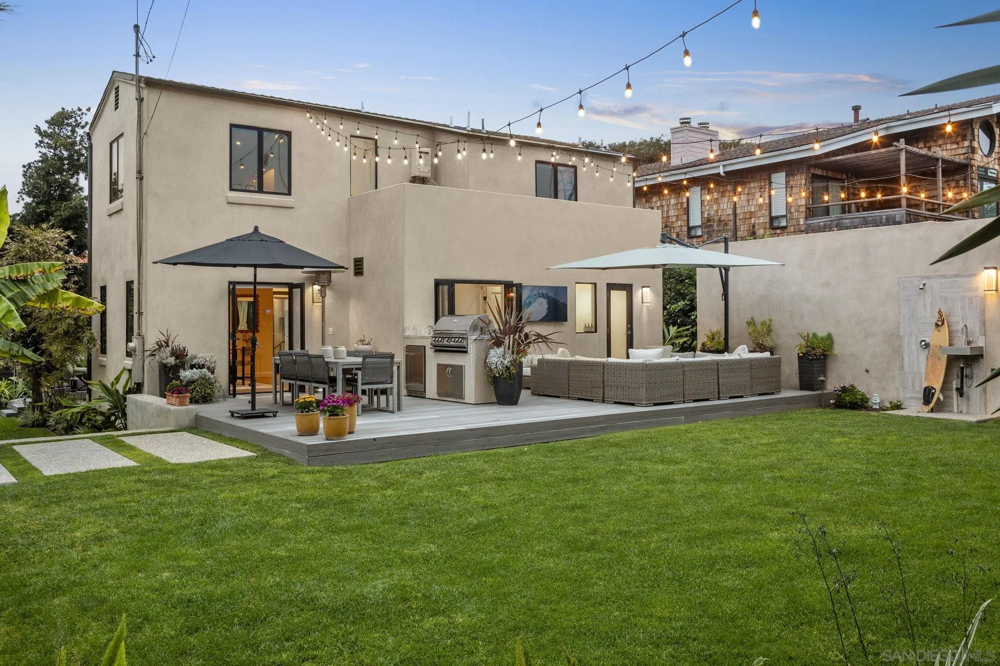321 Fern Glen La Jolla, CA 92037 - Photo 31 of 46 a view of a house with sitting area and furniture