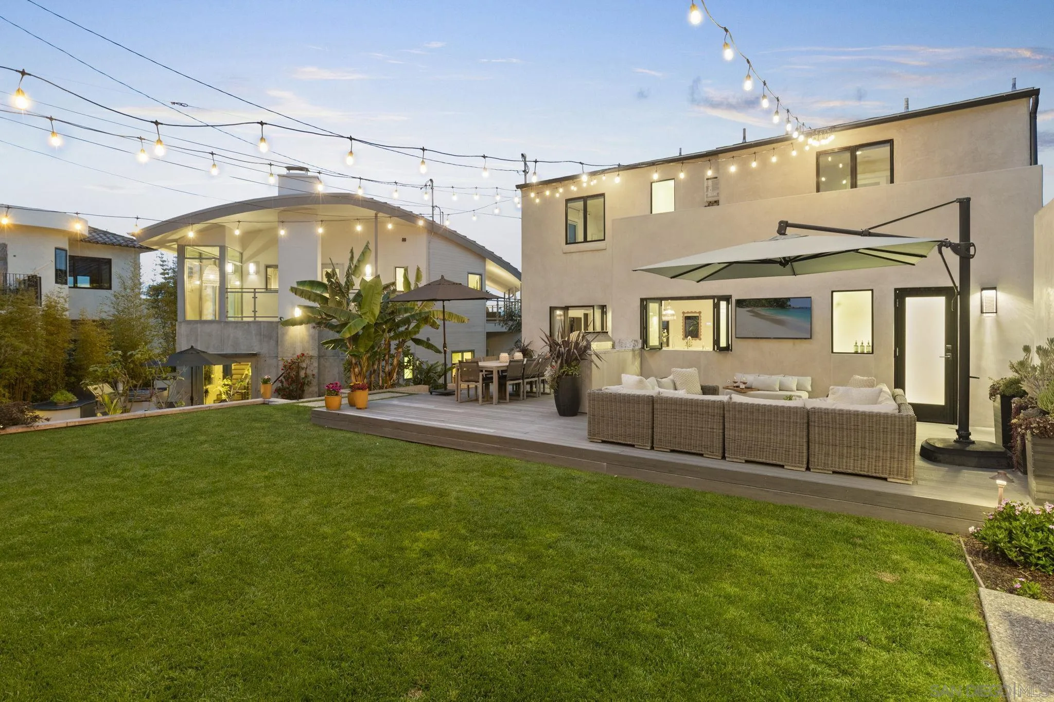 321 Fern Glen La Jolla, CA 92037 - Photo 35 of 46 a view of an apartment with a house