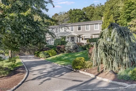 $1,650,000 | 25 Morningside Drive, Livingston, NJ 07039