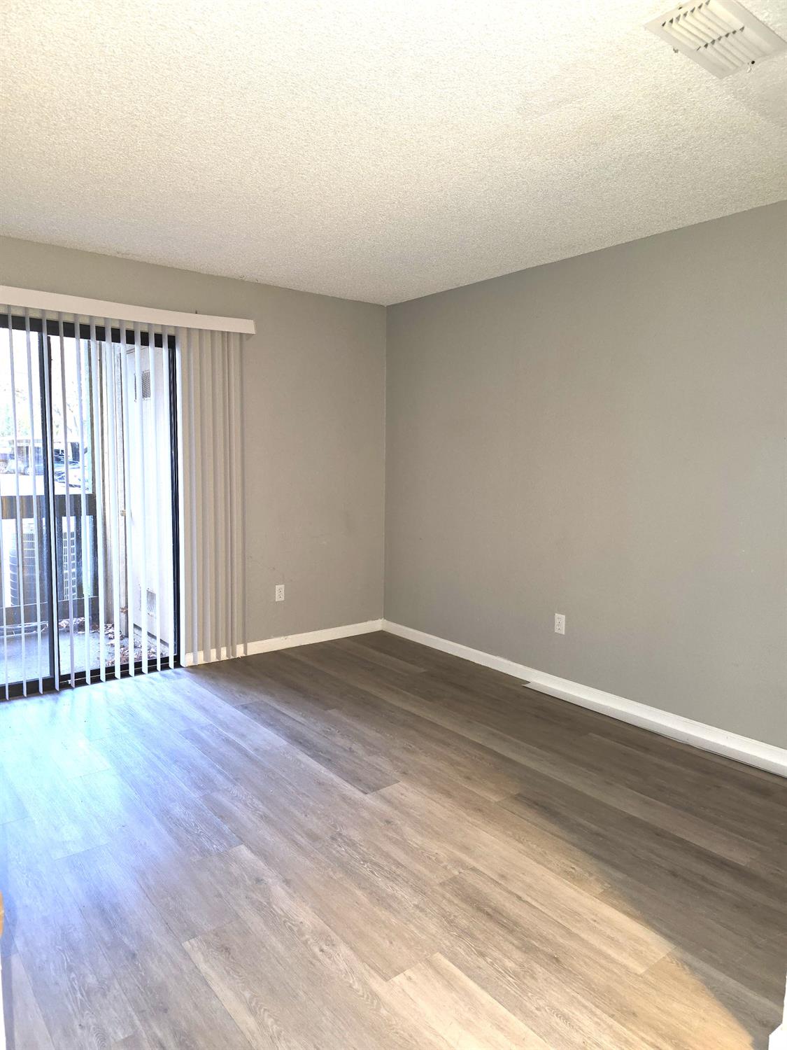 3941 Madison Avenue, Unit 111 North Highlands, CA 95660 - Photo 8 of 13 Master bedroom