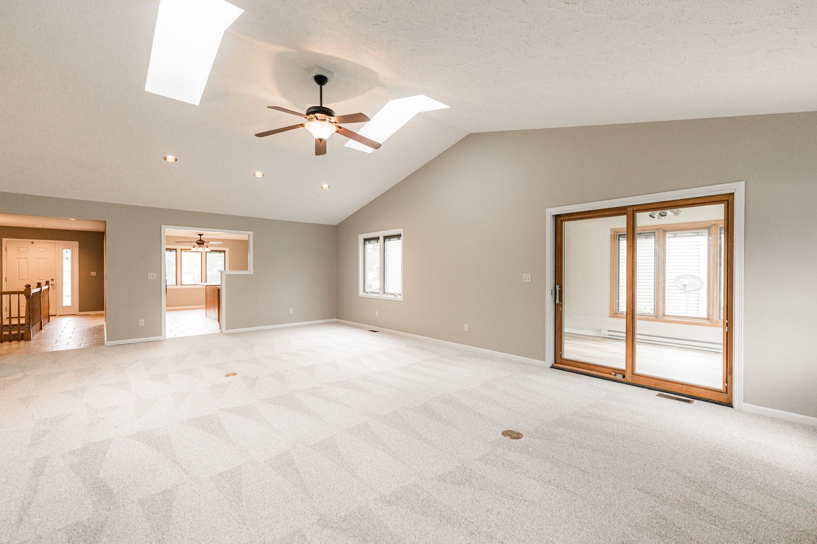 535 Brant Circle DeKalb, IL 60115 - Photo 11 of 31