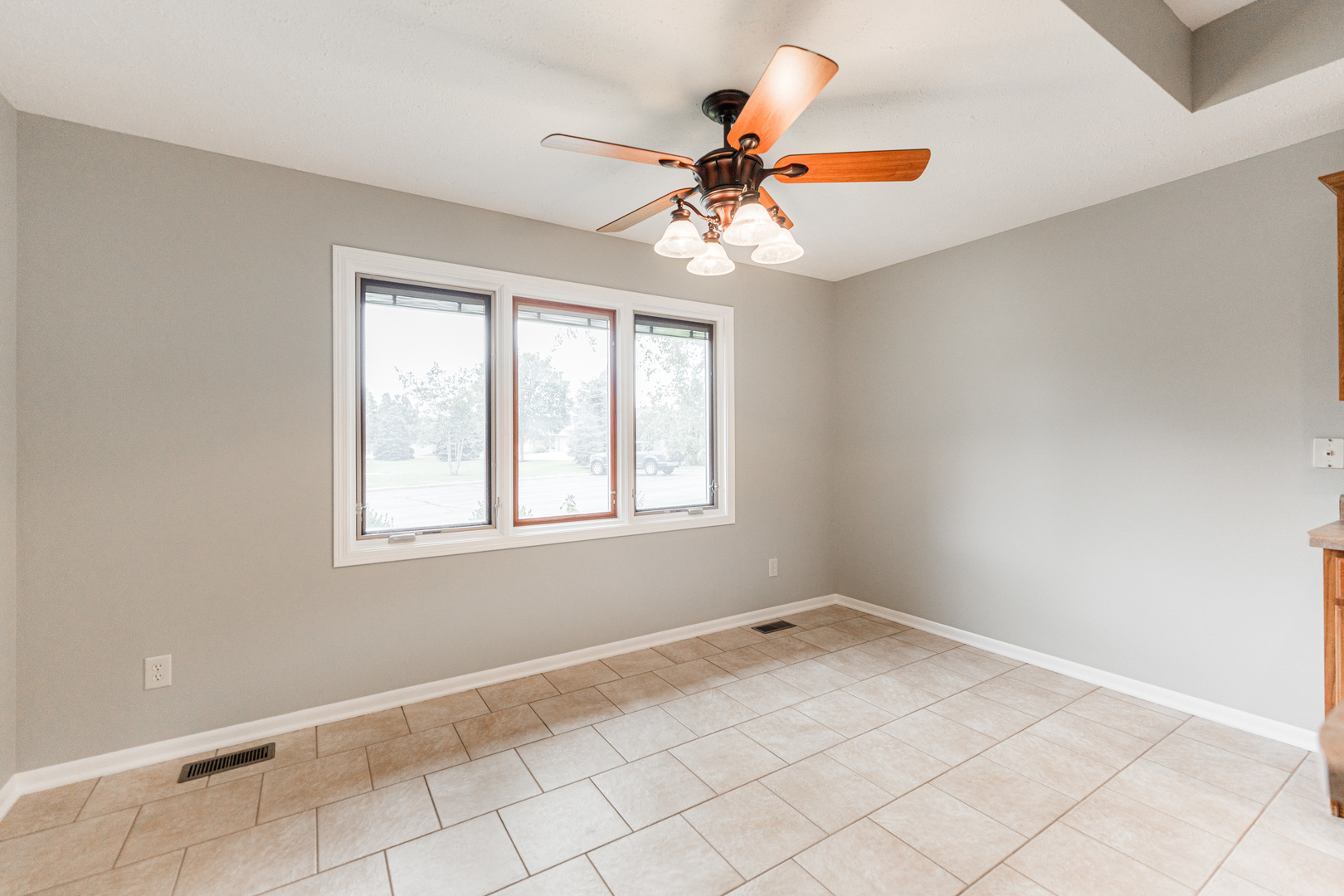 535 Brant Circle DeKalb, IL 60115 - Photo 8 of 31