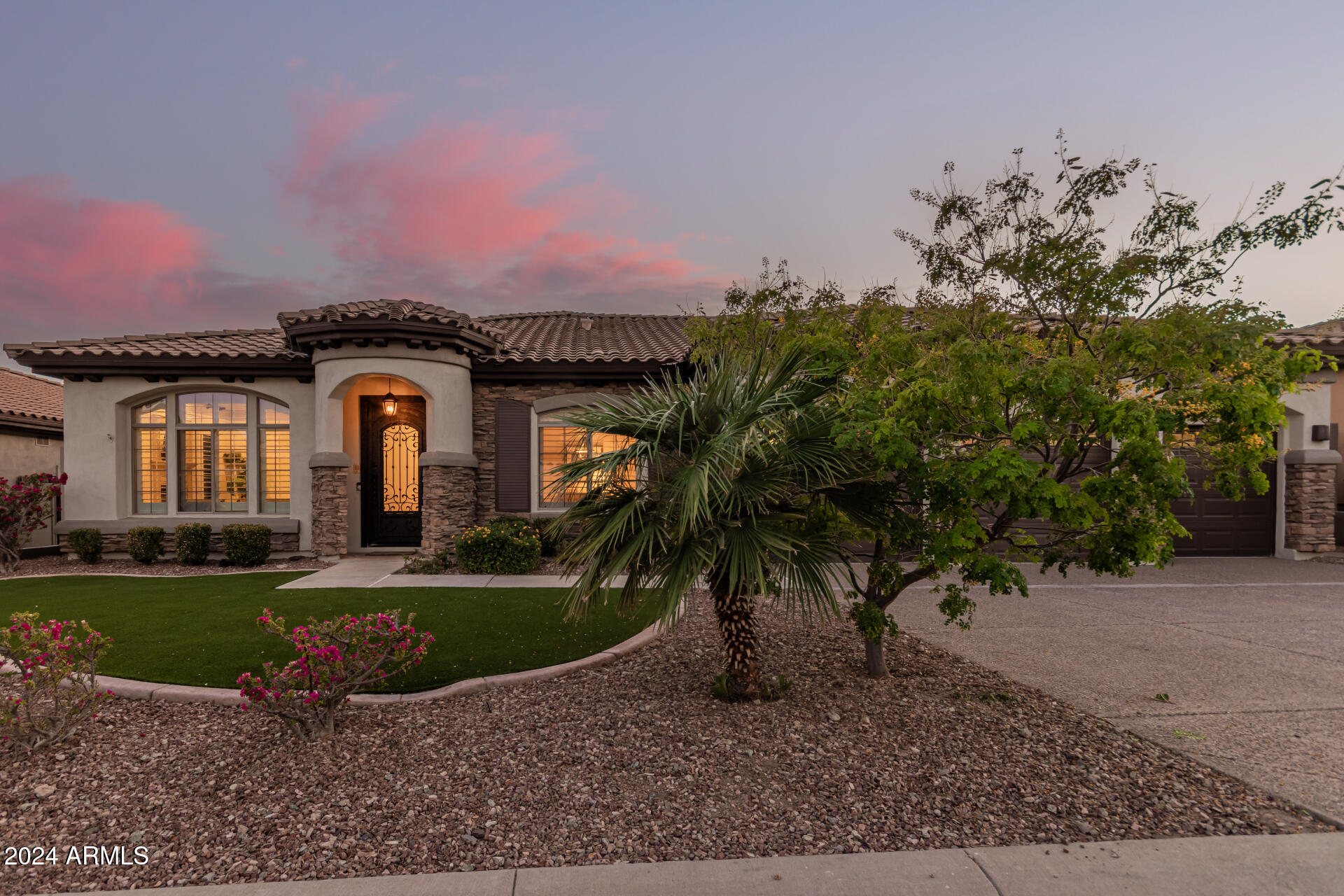 2717 West Nighthawk Way Phoenix, AZ 85045 - Photo 8 of 50 02 - Nighthawk