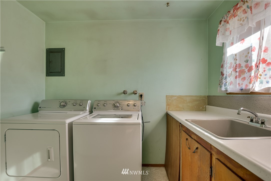 15005 Southeast 112th Street Renton, WA 98059 - Photo 13 of 18