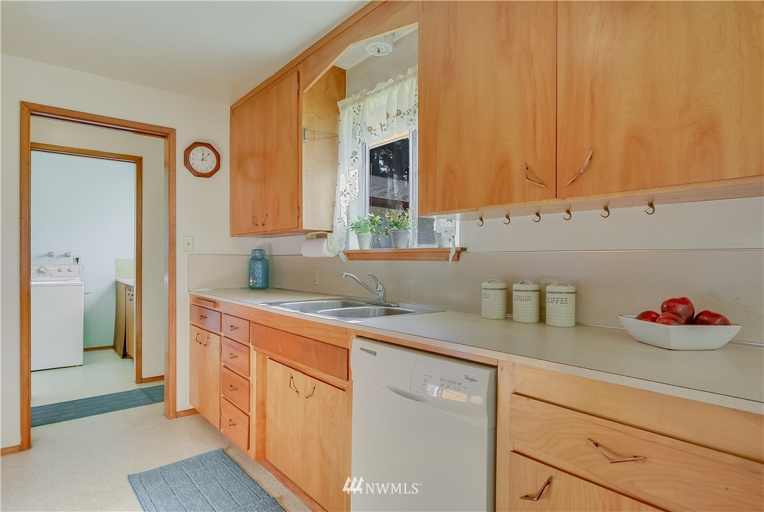 15005 Southeast 112th Street Renton, WA 98059 - Photo 6 of 18
