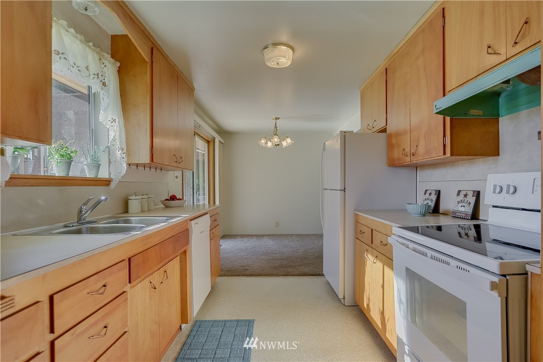 15005 Southeast 112th Street Renton, WA 98059 - Photo 8 of 18