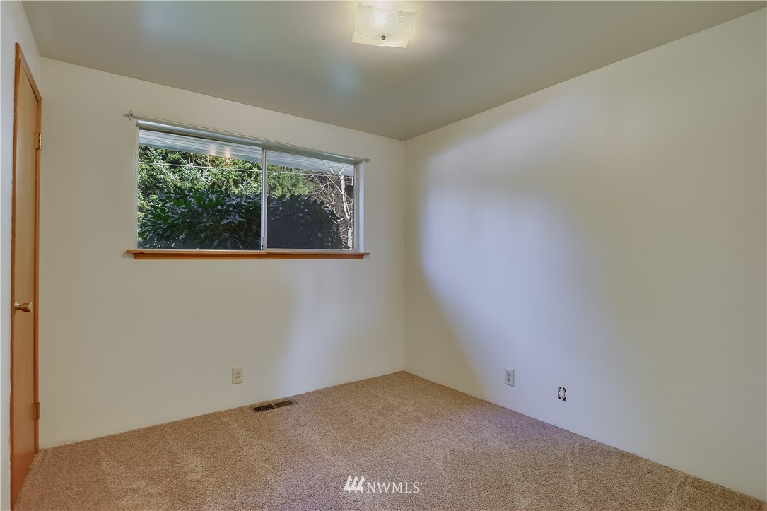 15005 Southeast 112th Street Renton, WA 98059 - Photo 10 of 18