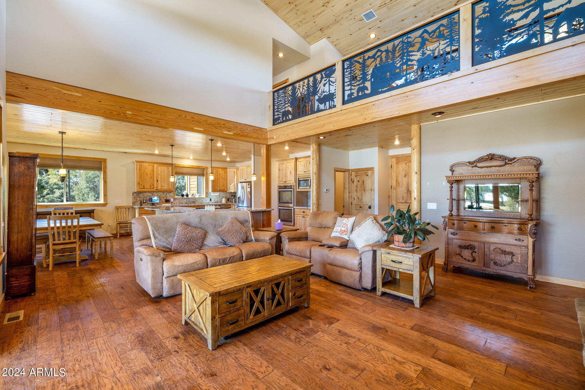 101 South Falling Leaf Road Show Low, AZ 85901 - Photo 14 of 52 Great room