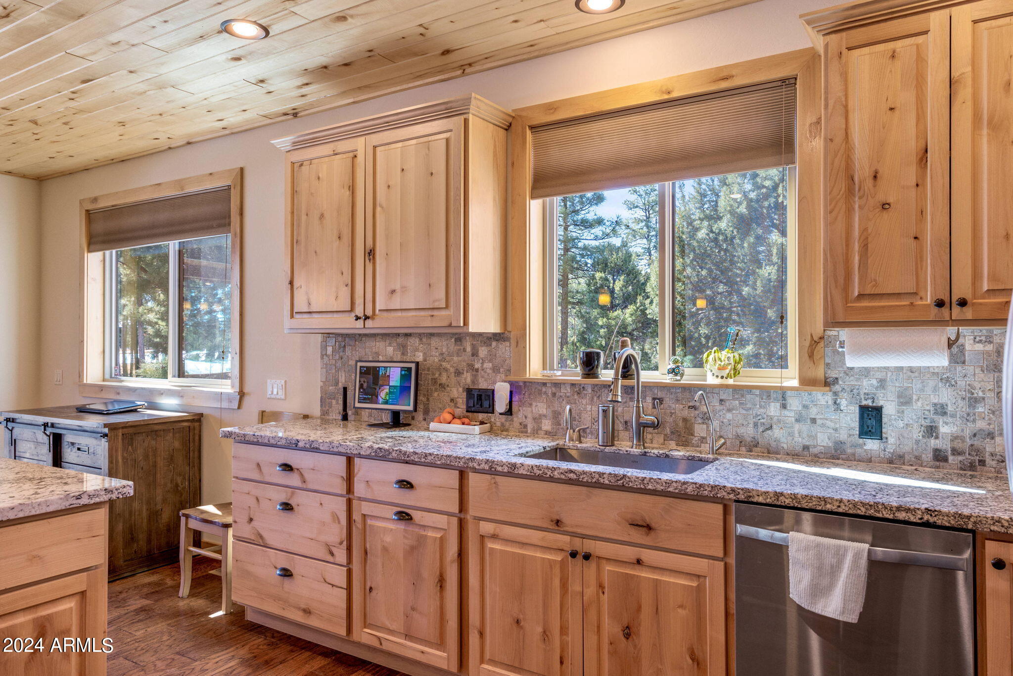 101 South Falling Leaf Road Show Low, AZ 85901 - Photo 17 of 52 Kitchen
