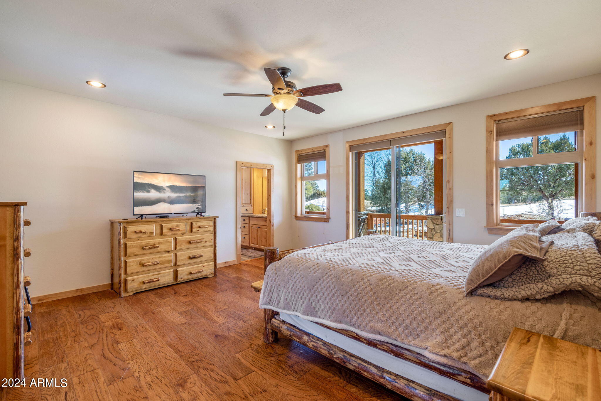 101 South Falling Leaf Road Show Low, AZ 85901 - Photo 21 of 52 Ownes Suite